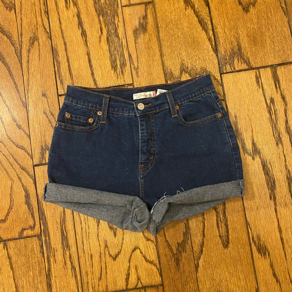 NEW Levi Jean Shorts!!